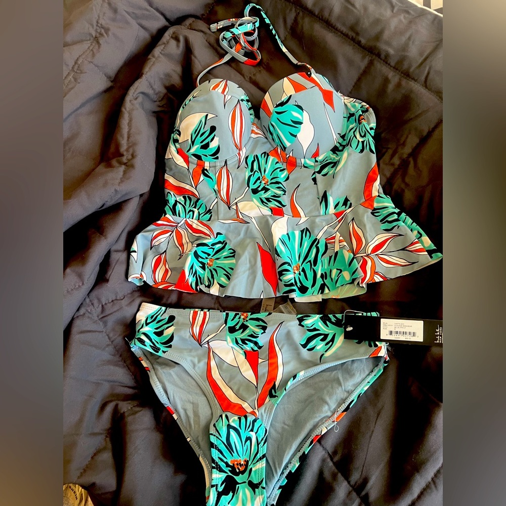 Brand new Nicole Miller 2 piece swimsuit